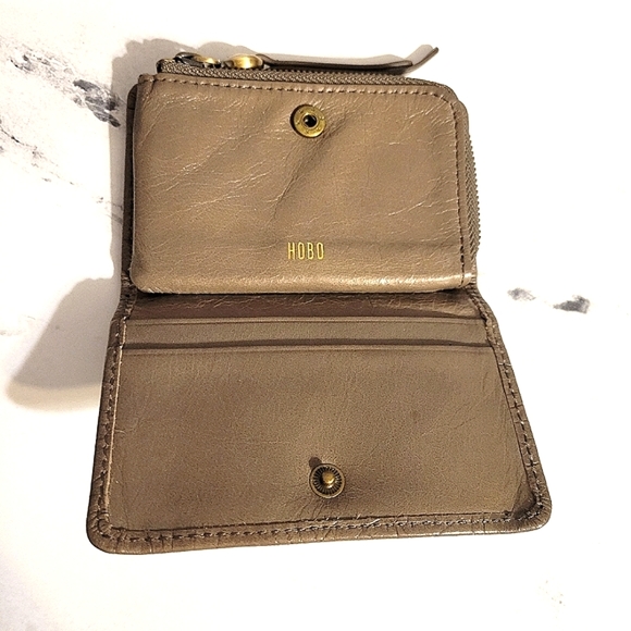 HOBO Embossed Tan Leather Small Wallet with Wanderlust Lining - Picture 4 of 7